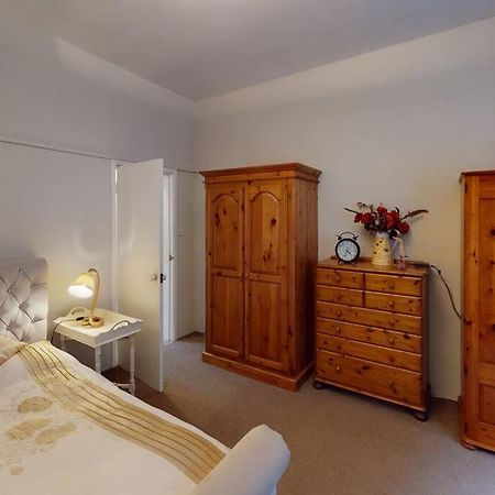 Spacious One Bedroom Flat West Hoathley 外观 照片